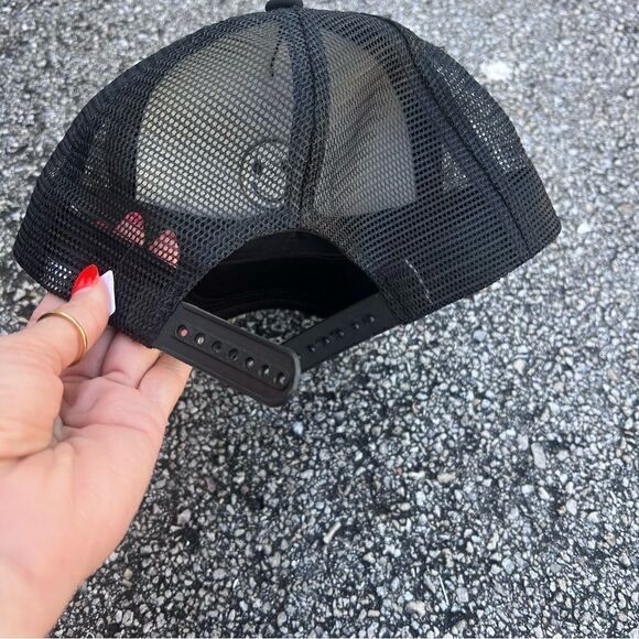Black Trucker Smiley Face Hat - BRAND NEW - Never Worn - Picture 2 of 2
